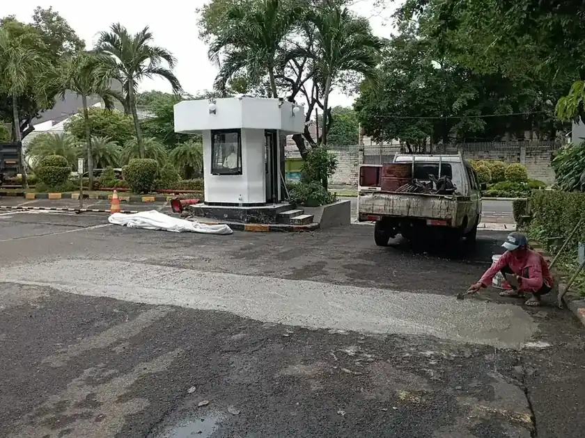 Pekerjaan Gelar Aspal Hotmix Paket Overlay Tebal 3 cm Padat untuk Jalan Lingkungan