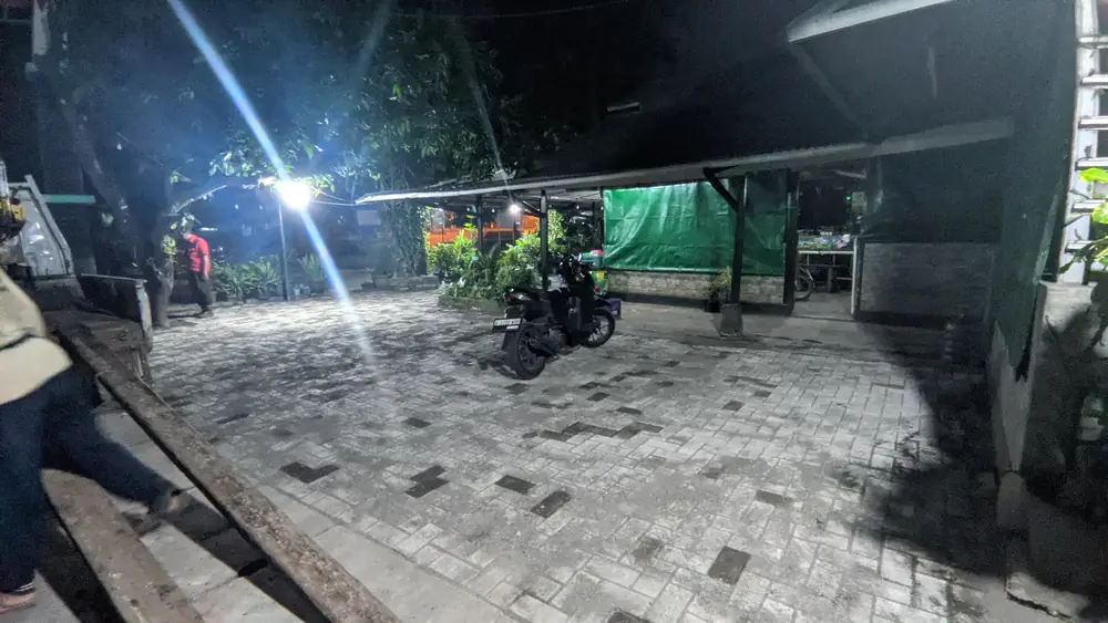 Aplikasi Aspal Hotmix Sand Sheet Halus untuk Jalan Gang dan Halaman Warga di Babelan
