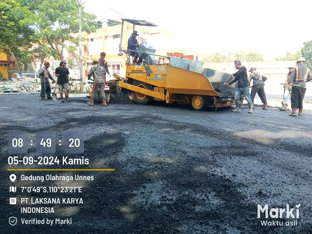 Aplikasi Aspal Hotmix Sand Sheet Halus untuk Jalan Gang dan Halaman Warga di Setu Bekasi