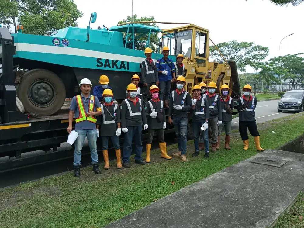 Hasil Akhir Pekerjaan Jasa Pengaspalan Hotmix di Setu Bekasi Halus Rata dan Bebas Amblas