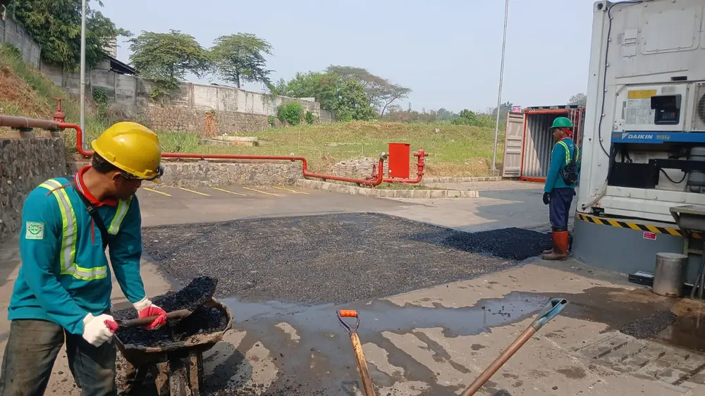 Konstruksi Perkerasan Aspal Heavy Duty Cikarang Menahan Beban Muatan Sumbu Terberat Truk Kontainer
