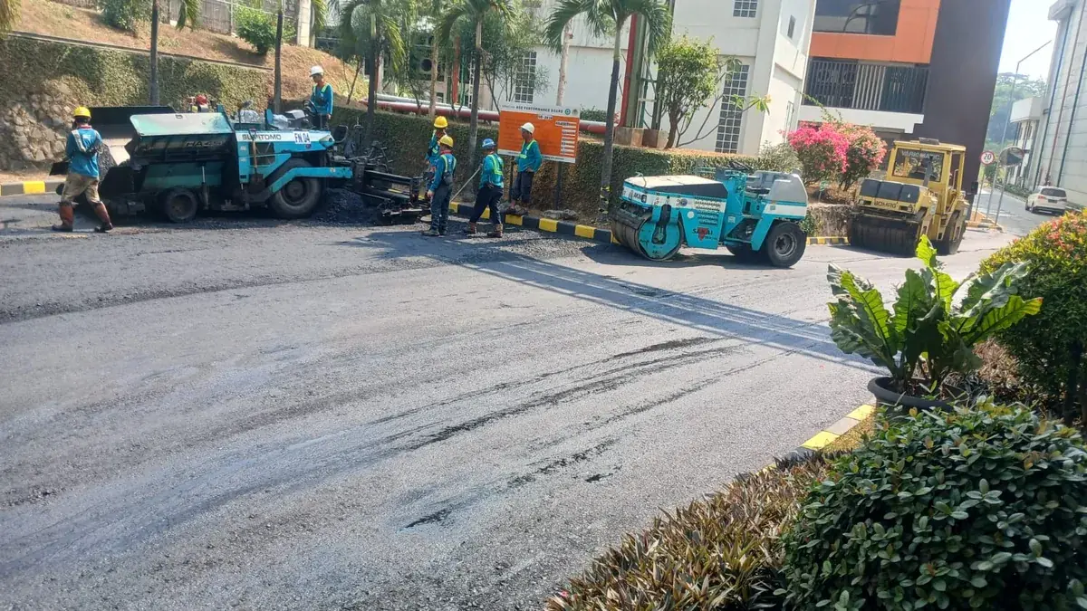 Pengaspalan Area Parkir Ruko Bekasi 3 Hasil Akhir Pengaspalan Pelataran Pertokoan dan Rukan Komersial Bekasi Bebas Genangan Air