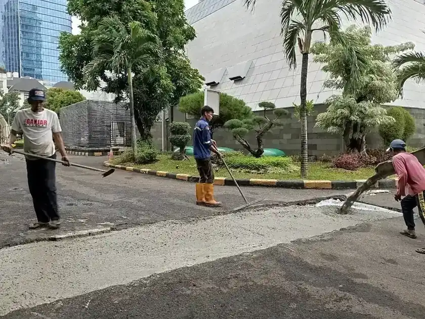 Tahapan Pemadatan Intermediate Rolling Aspal Hotmix dengan Pneumatic Tire Roller