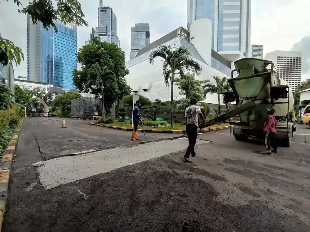 Proses Pendinginan Aspal Hotmix Curing 4 Sampai 8 Jam Sebelum Dibuka untuk Lalu Lintas